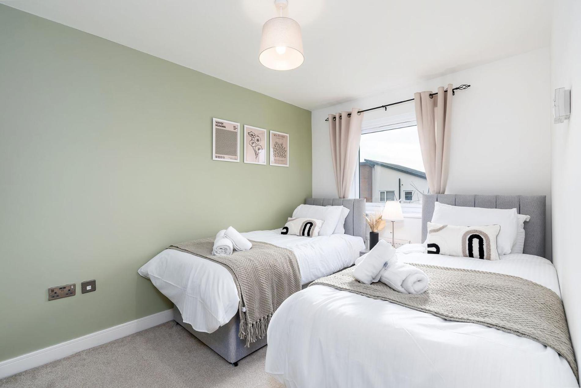 6 Guests - 3 Bedrooms - Free Wi-Fi - Manchester Extérieur photo